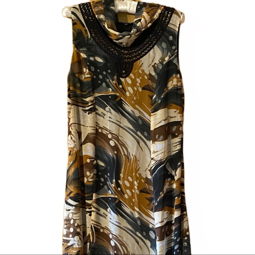 NWOT Pyramid Collection Seasonal Transition Maxi. Size Small, but flowy